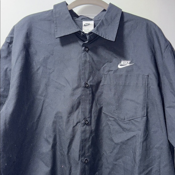Nike Black Short Sleeve Button down Loose fit Shirt - Picture 2 of 3